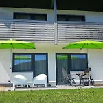 Bayvista-appartement Mit Terrasse Und Bergblick By Interhome *