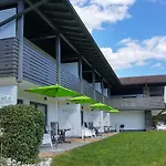 Bayvista-appartement Mit Terrasse Und Bergblick By Interhome