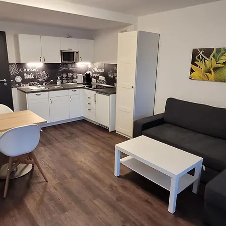Apartamento Bayvista-appartement Mit Terrasse Und Bergblick By Interhome Lam